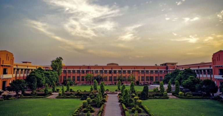 Nishtar-medical-college-Multan-college